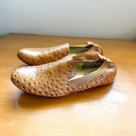 Yosi Samra Ariel Tan Leather Ostrich Print Closed Almond Toe Flat - Picture 1 of 8
